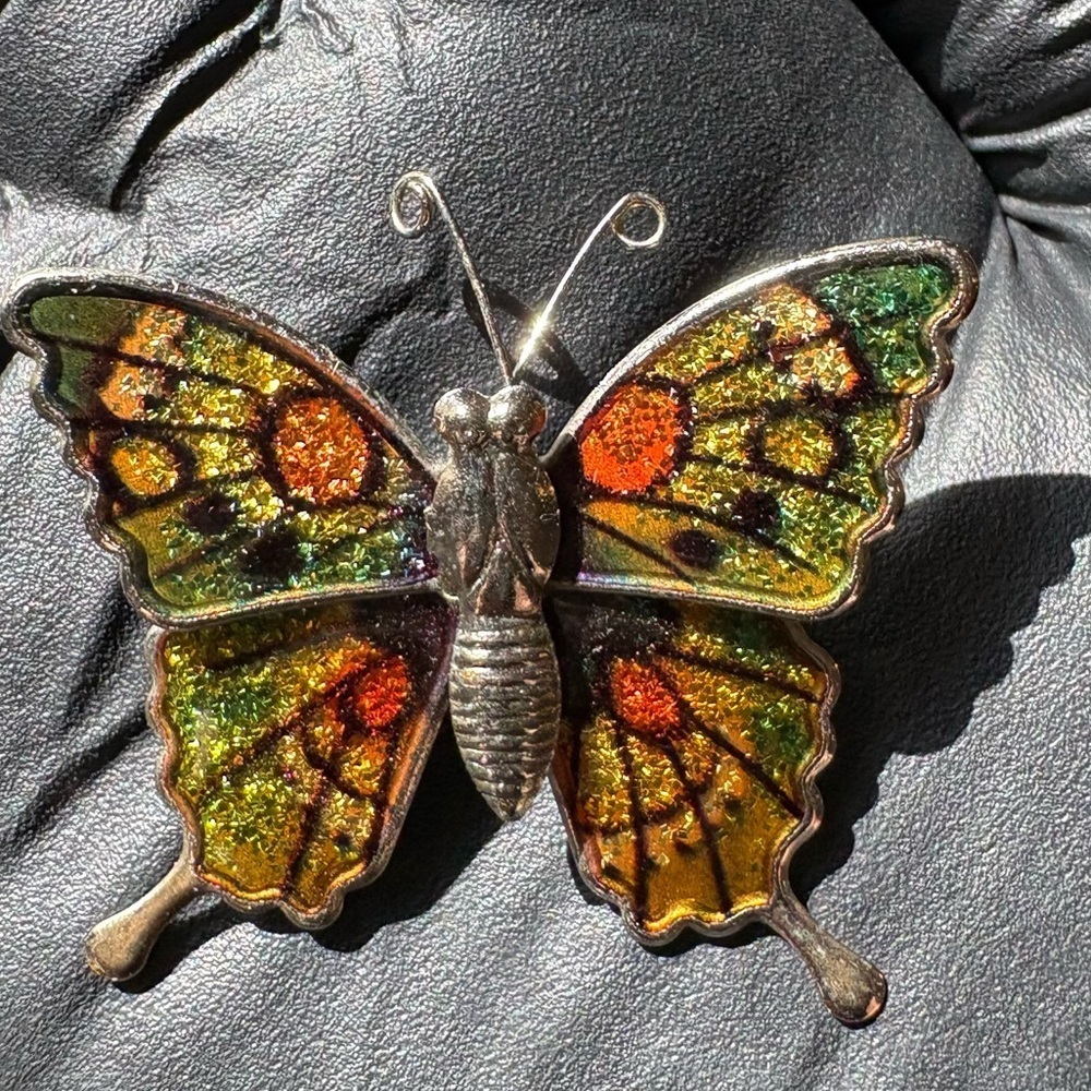 Butterfly brooch pin fall colors - Picture 2 of 11